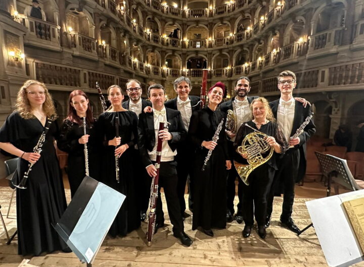 Nury Guarnaschelli playing Gebr. Alexander Mainz French Horn (Waldhorn 103). Solista internacional y pedagoga de Brass Academy Alicante. Registro oficial On City Radio.